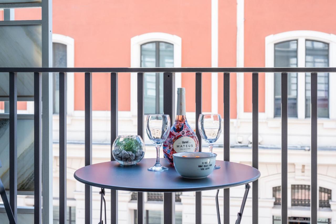 Central & Elegant Room Near The Station Bari Bagian luar foto